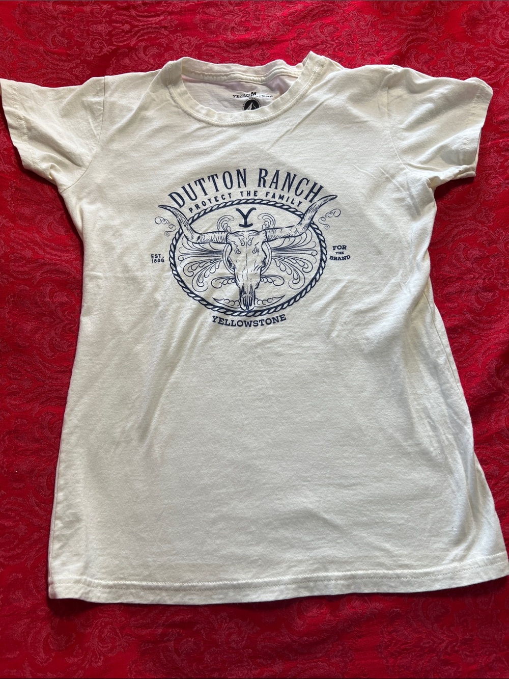 Yellowstone Dutton Ranch Women’s Medium Graphic T-Shirt Cream Western Tee